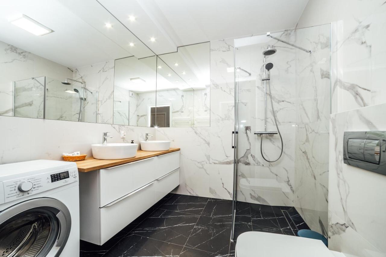 Pobookowane Chmielna Apartments Old Town 格但斯克 外观 照片