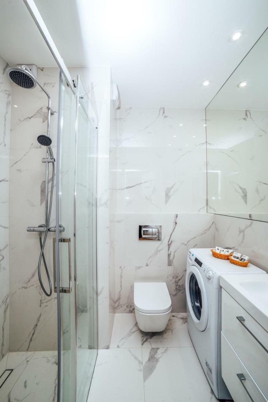 Pobookowane Chmielna Apartments Old Town 格但斯克 外观 照片