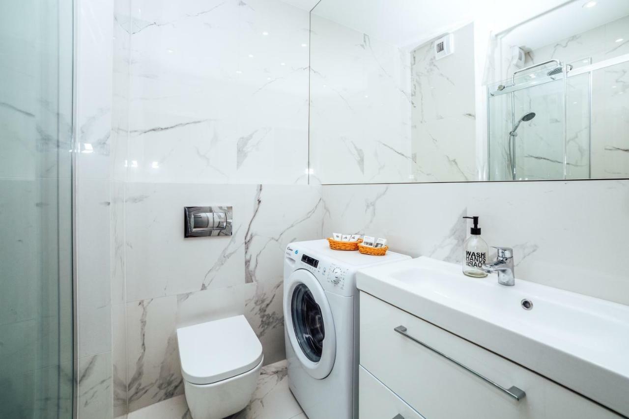 Pobookowane Chmielna Apartments Old Town 格但斯克 外观 照片